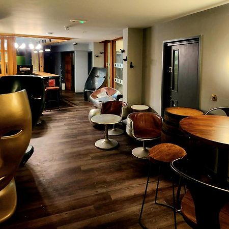 Pinnacle Suites Hotel Каус Екстериор снимка