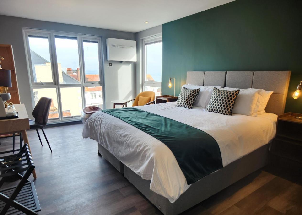 Pinnacle Suites Hotel Каус Екстериор снимка