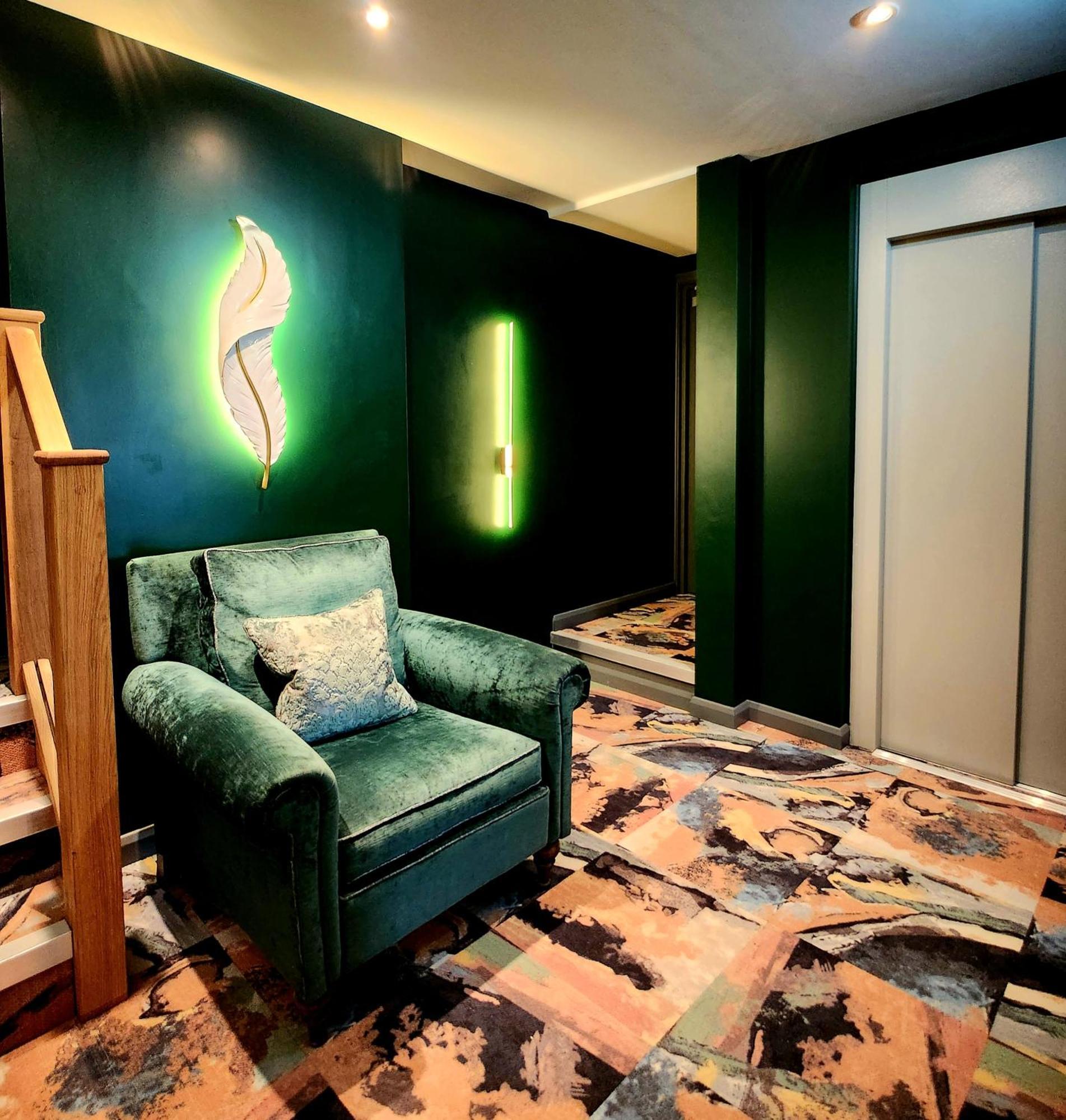 Pinnacle Suites Hotel Каус Екстериор снимка