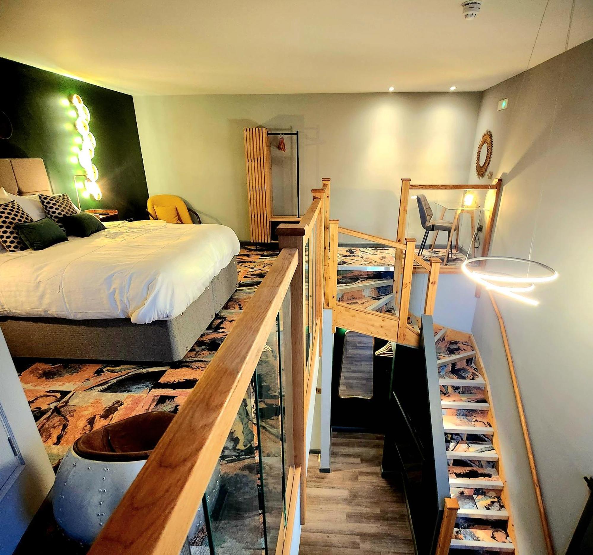 Pinnacle Suites Hotel Каус Екстериор снимка